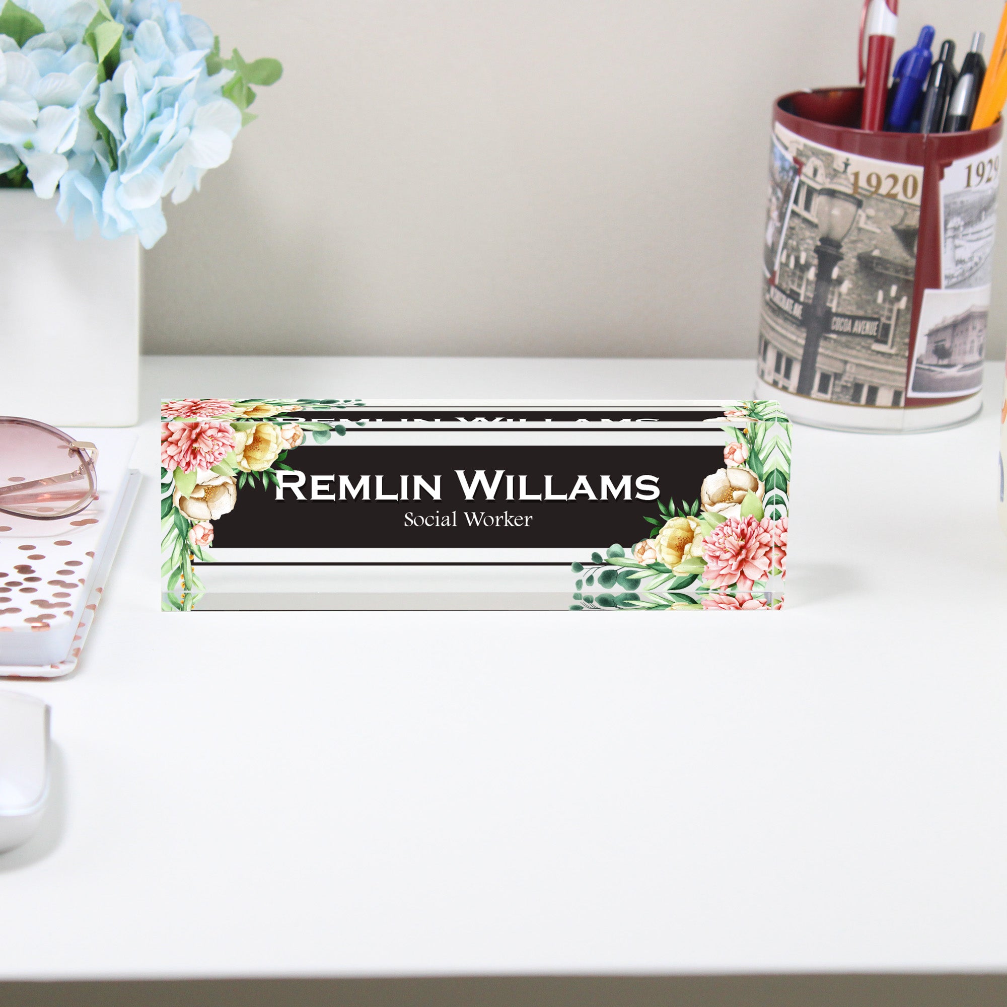 Personalized Floral Acrylic Desk Block for Social Workers – Custom Name Plaque, Perfect Gift for Office Decor - Image 2