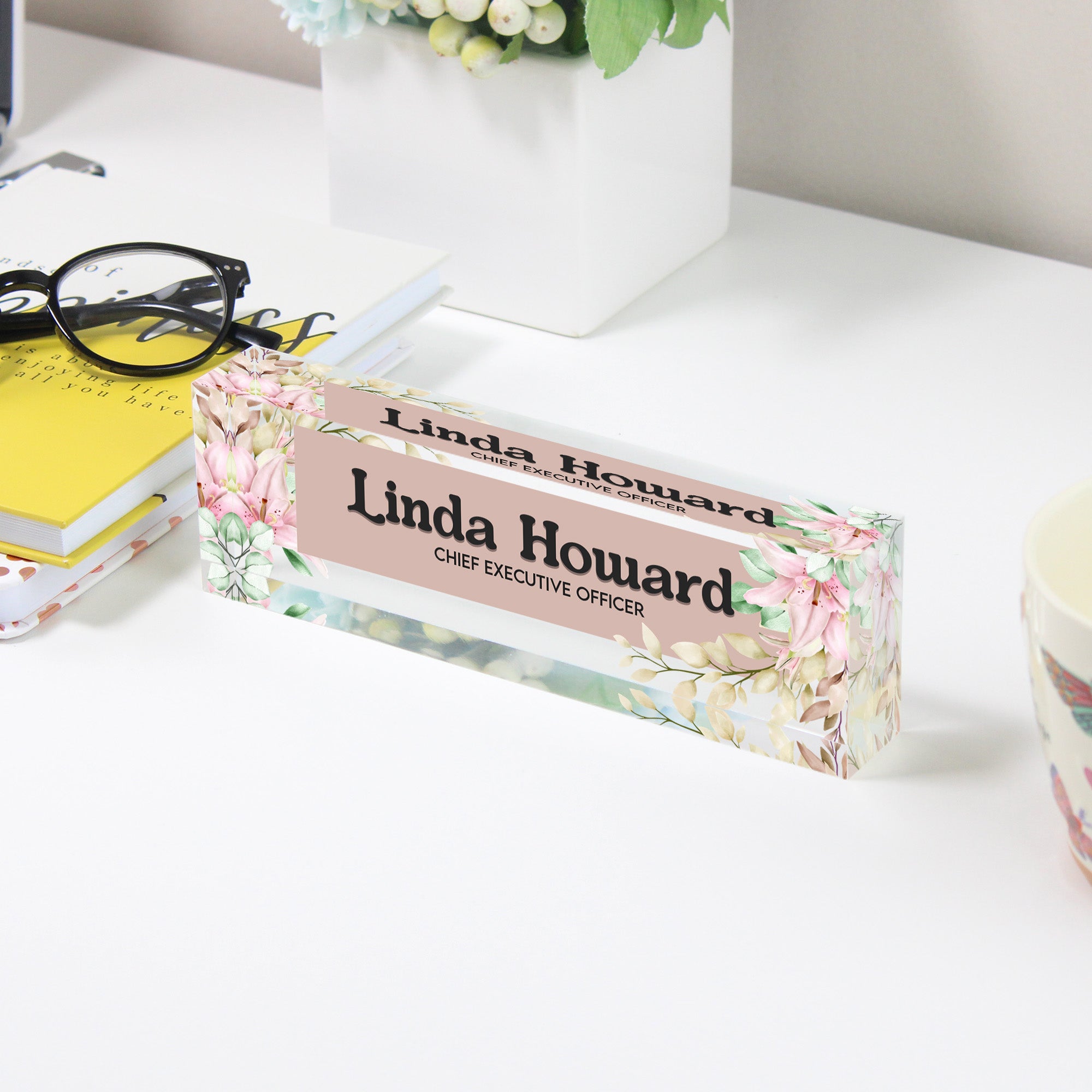 Personalized Floral Acrylic Desk Name Plate – Elegant Handmade Gift for Executives and Professionals - Image 3