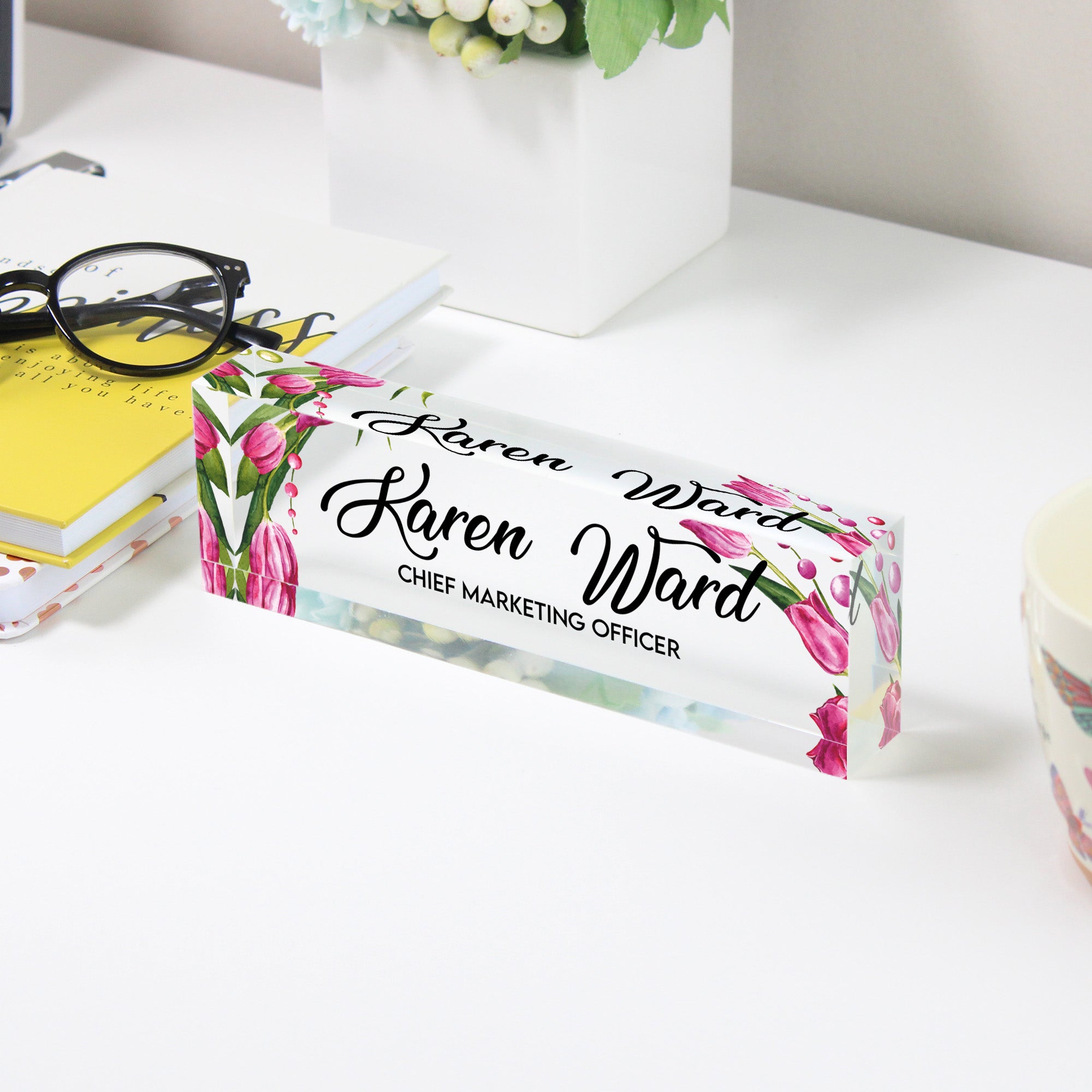 Personalized Floral Acrylic Desk Nameplate - Custom Office Decor with Elegant Script for Gift-Giving - Image 3