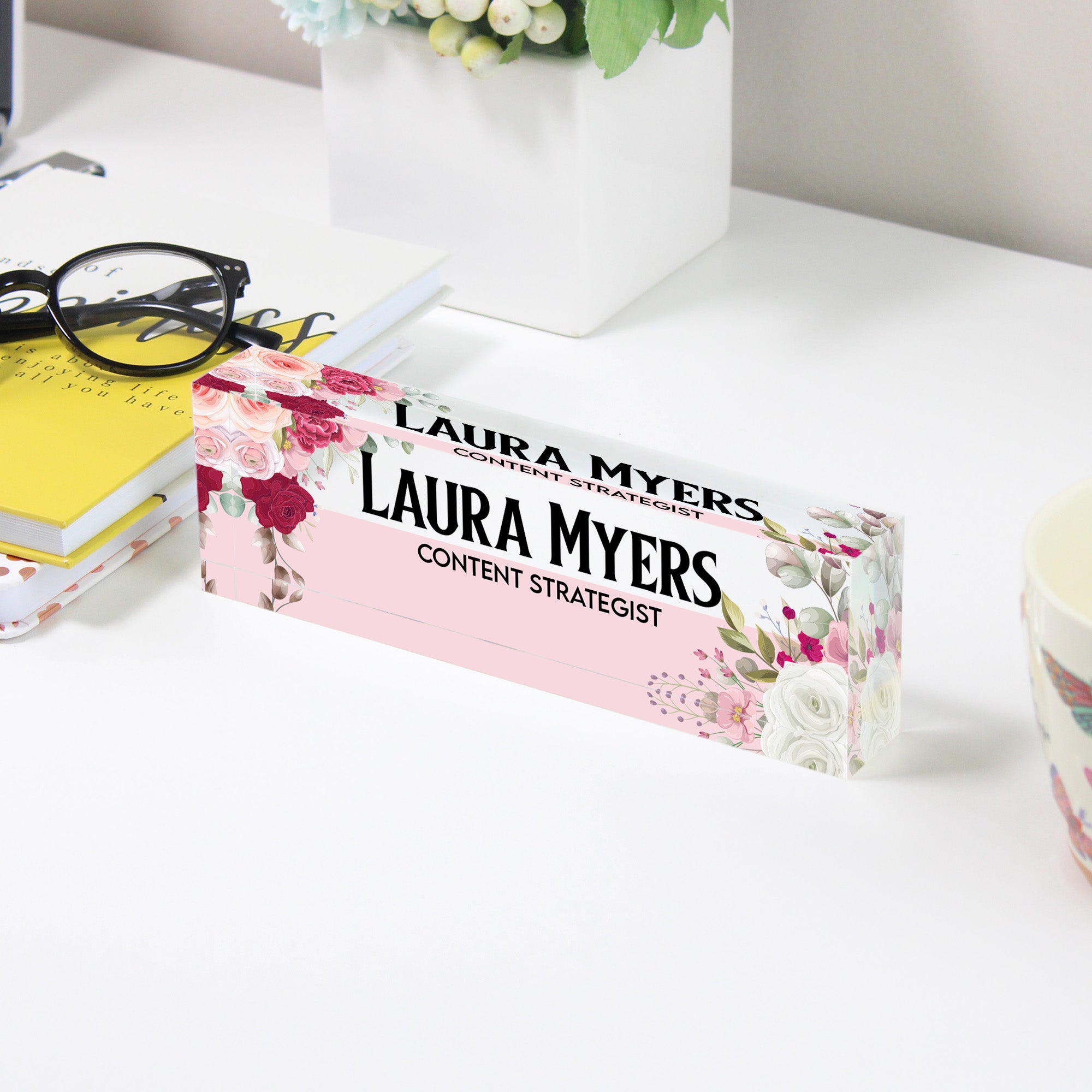 Exquisite Personalized Floral Acrylic Desk Nameplate - Customized Gift for Content Strategists, Crafted with Love - Image 3