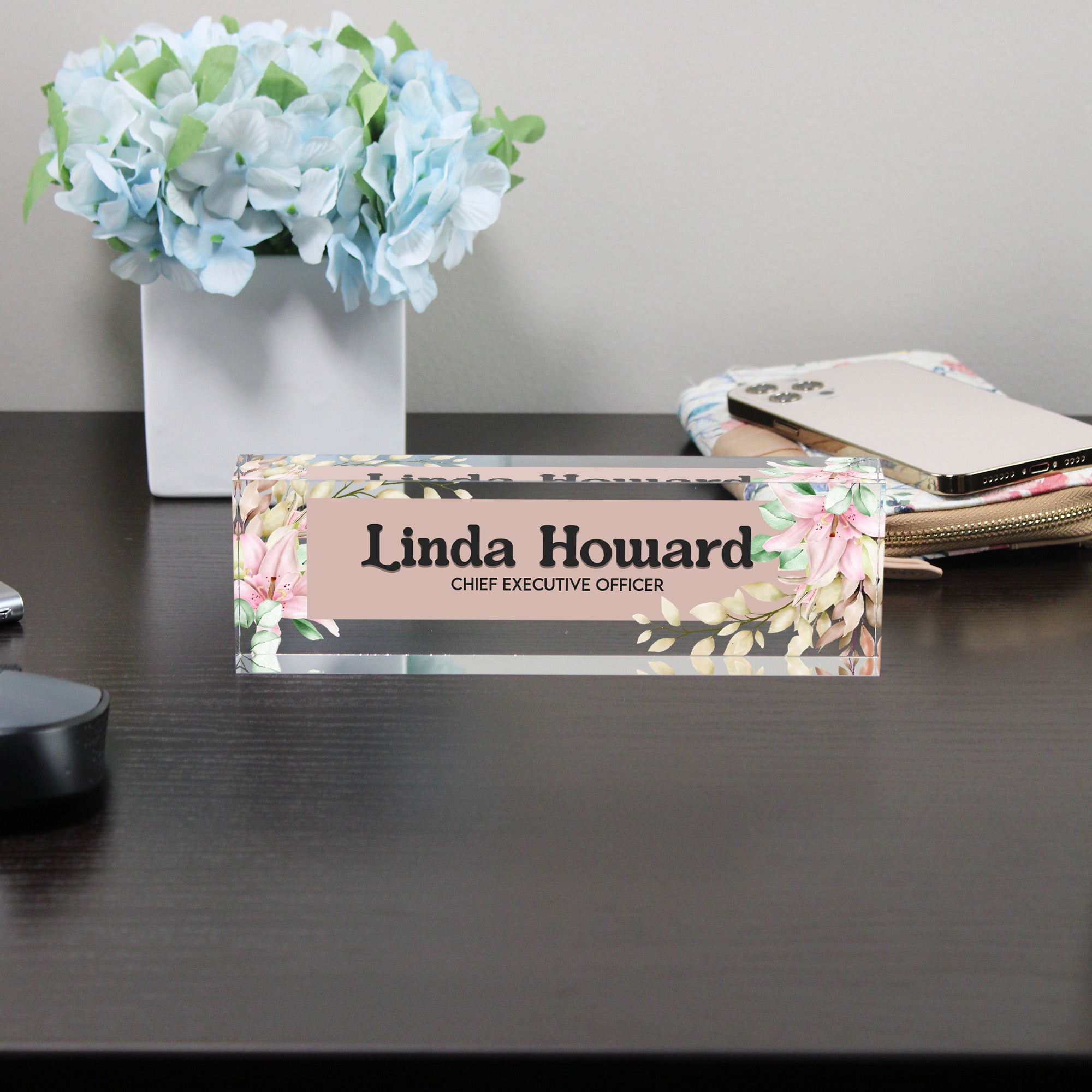 Personalized Floral Acrylic Desk Name Plate – Elegant Handmade Gift for Executives and Professionals - Image 8
